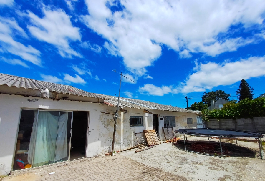 10 Bedroom Property for Sale in Kleinmond Western Cape